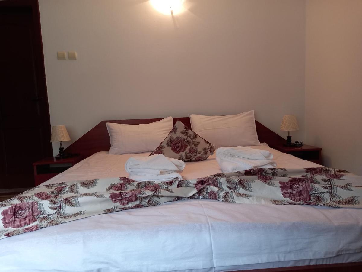 Hotel Elite Herkulesfürdő Kültér fotó