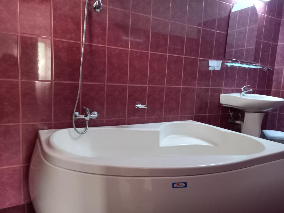 Hotel Elite Herkulesfürdő Kültér fotó